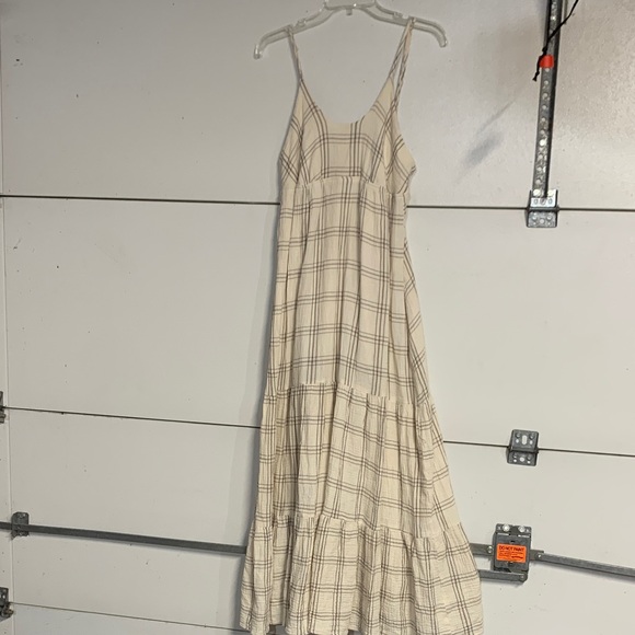 Carly Jean Los Angeles Dresses & Skirts - CARLY JEAN LOS ANGELES GINGHAM PLAID CREAM GREY SLEEVELESS MAXI DRESS MEDIUM